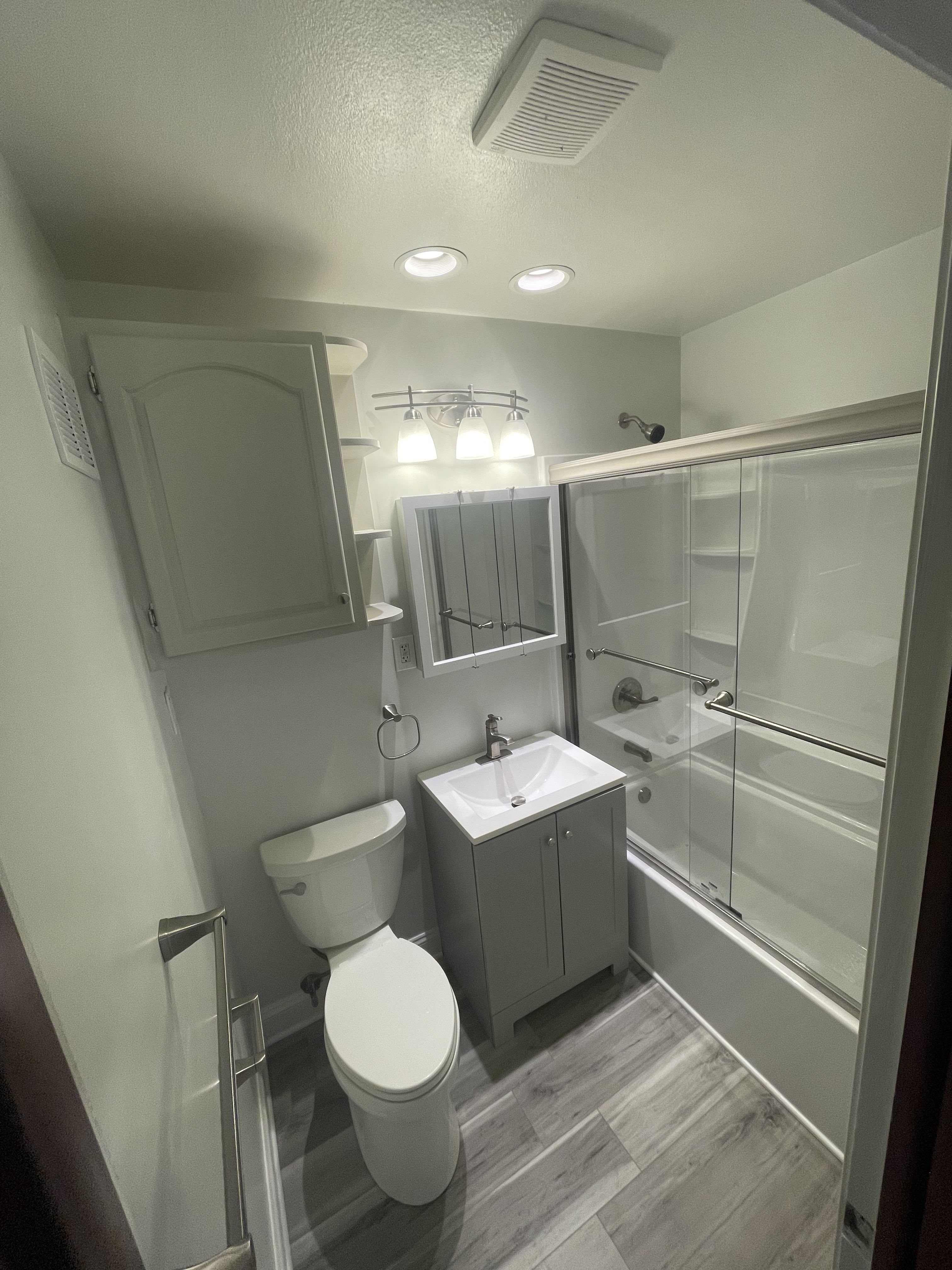 Finished Bathroom Remodeling in Independence, MO by Red Letter Painting